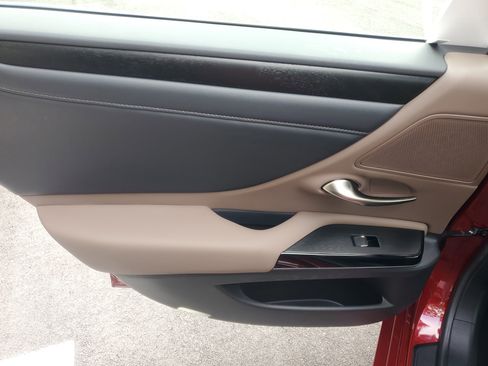 Used 2025 Lexus ES 350 w/ Premium Package image 14