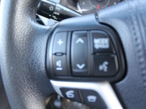 Used 2017 Toyota Sienna LE FWD image 37