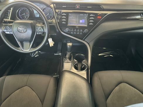 Used 2020 Toyota Camry LE FWD image 13
