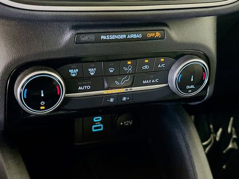 Used 2022 Ford Escape SE w/ SE Sport Appearance Package FWD image 15