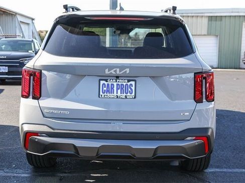 New 2025 Kia Sorento SX image 7