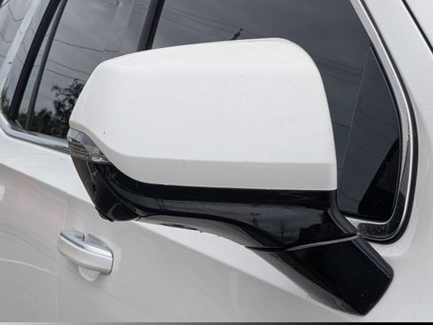 Used 2023 Cadillac Escalade Premium Luxury image 11