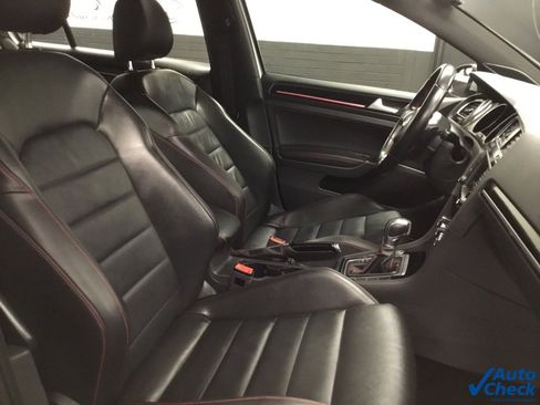 Used 2017 Volkswagen GTI SE image 34
