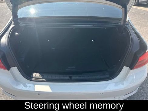 Used 2018 BMW 530e xDrive AWD/4WD image 11