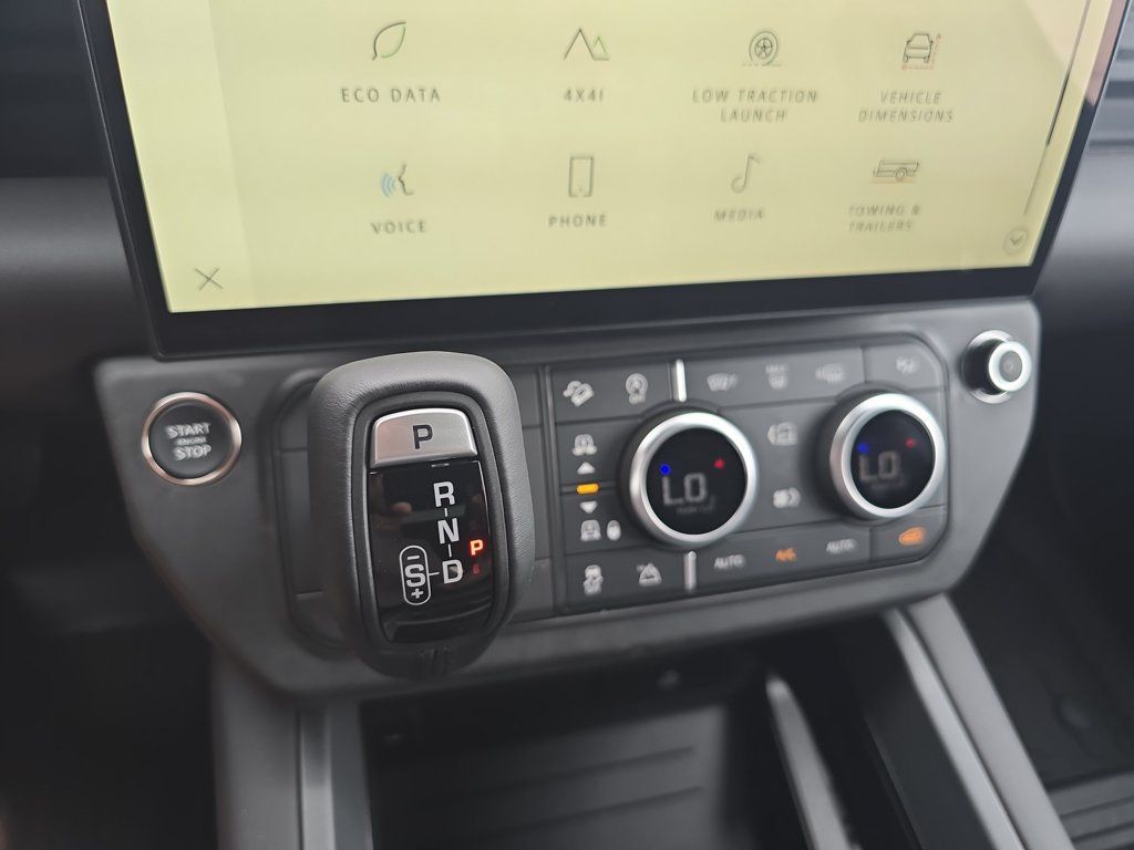 New 2026 Land Rover Defender 110 X-Dynamic SE AWD/4WD image 17
