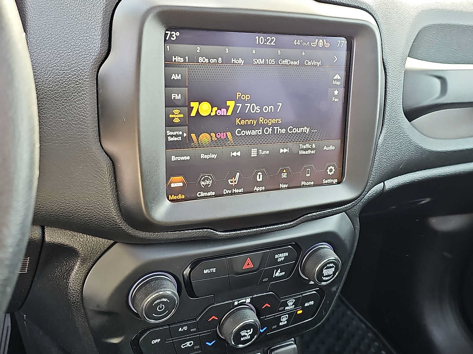Certified 2023 Jeep Renegade Latitude w/ Sun/Sound Group AWD/4WD image 18
