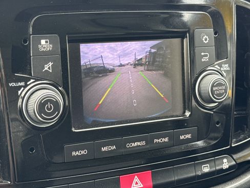 Used 2018 RAM ProMaster City Tradesman SLT FWD image 10