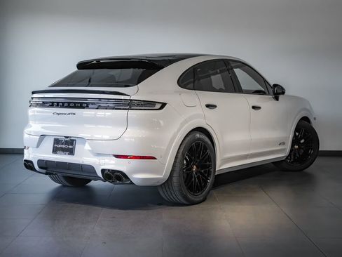 New 2026 Porsche Cayenne GTS AWD/4WD image 7