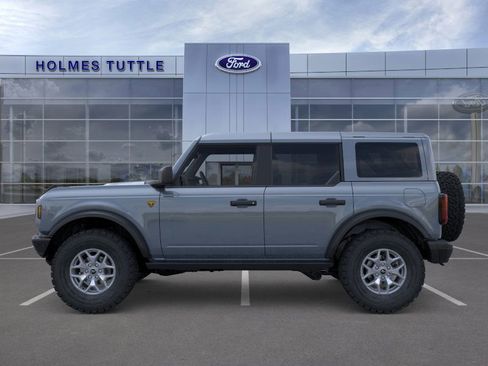 New 2025 Ford Bronco Badlands image 3