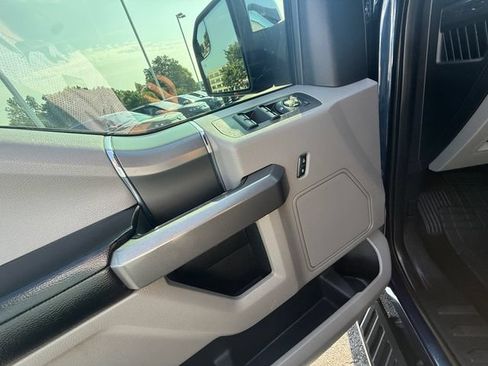 Used 2015 Ford F150 XLT w/ Equipment Group 302A Luxury AWD/4WD image 15