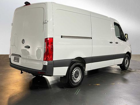 Used 2025 Mercedes-Benz Sprinter 2500 image 3