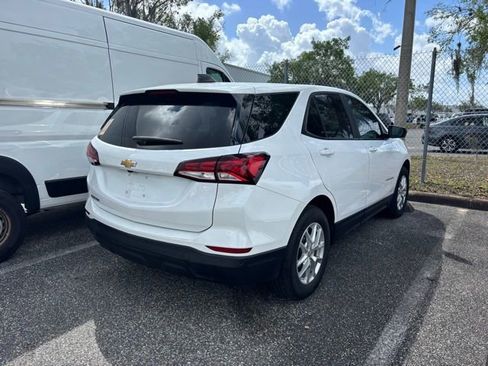 Used 2024 Chevrolet Equinox LS w/ LS Convenience Package image 8