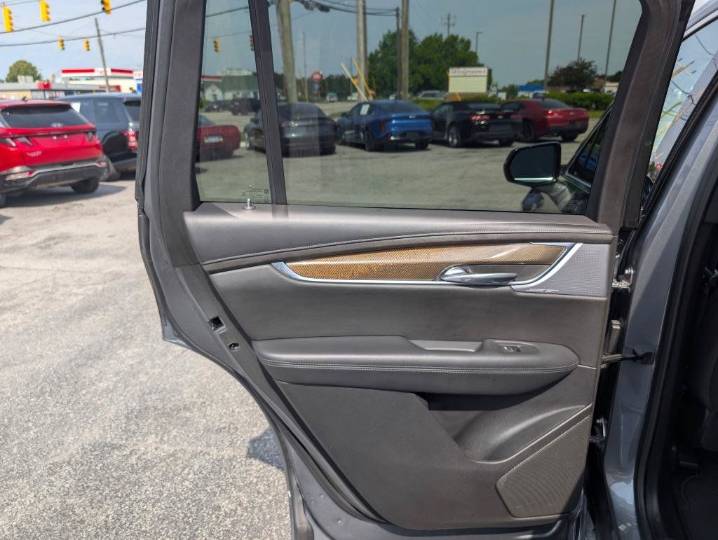 Used 2021 Cadillac XT6 Premium Luxury w/ Platinum Package FWD image 35