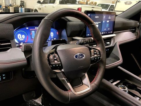 Certified 2025 Ford Explorer ST-Line w/ ST-Line Street Pack image 13