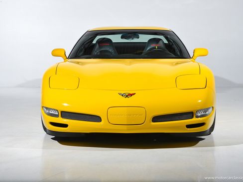 Used 2001 Chevrolet Corvette Z06 w/ Memory Pkg image 2