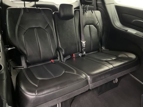 Used 2025 Chrysler Pacifica Select FWD image 22