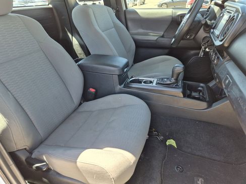 Used 2018 Toyota Tacoma SR RWD image 21