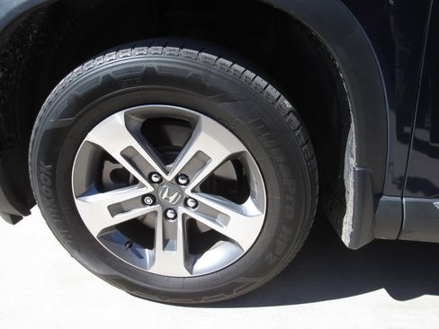 Used 2023 Honda Pilot EX-L image 5