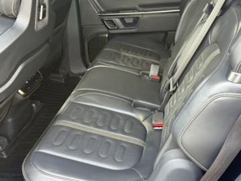 Used 2022 Rivian R1S Launch Edition AWD/4WD image 12