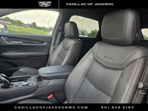 Used 2020 Cadillac XT5 Premium Luxury FWD image 9