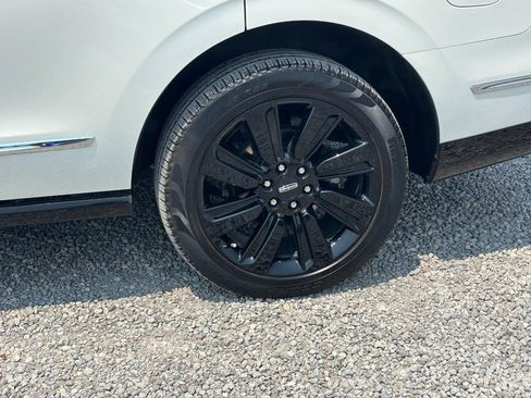 Used 2022 Lincoln Navigator Reserve AWD/4WD image 12