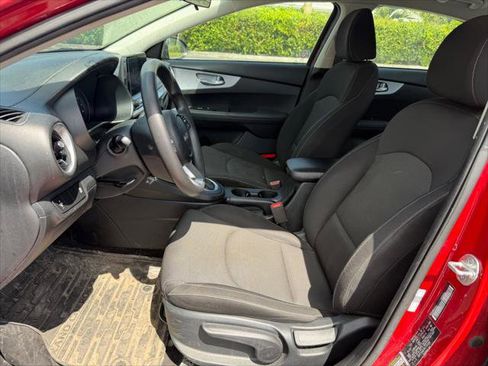 Used 2024 Kia Forte LXS image 19