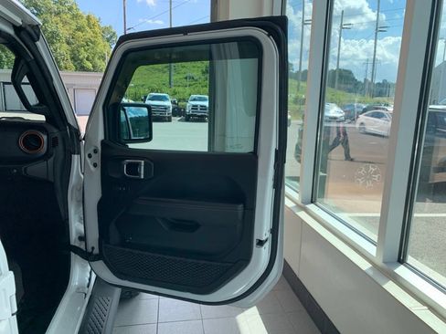 Used 2023 Jeep Gladiator Mojave w/ Trailer Tow Package AWD/4WD image 24
