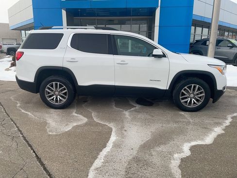 Used 2018 GMC Acadia SLE image 2