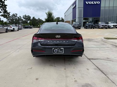 Used 2026 Hyundai Elantra Sport FWD image 5