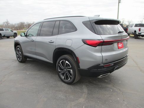 Certified 2025 Buick Enclave Sport Touring w/ Power Package image 8