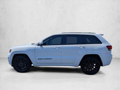 Used 2020 Jeep Grand Cherokee Altitude AWD/4WD image 9