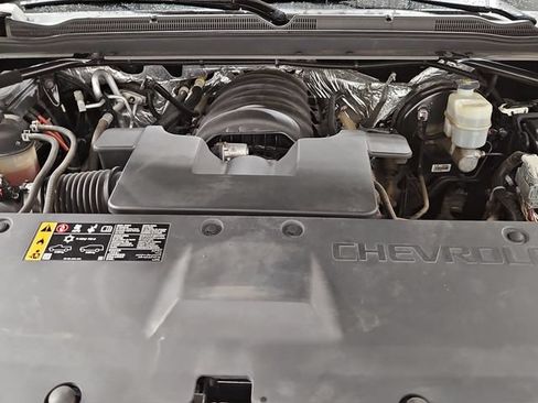 Used 2017 Chevrolet Suburban LT AWD/4WD image 29