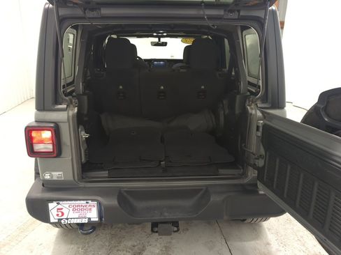 Used 2023 Jeep Wrangler Sport image 9