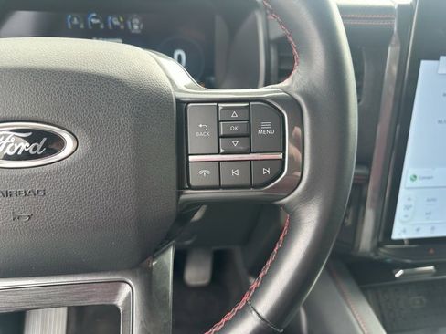 Used 2023 Ford Expedition Limited image 5