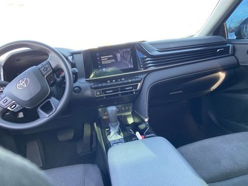 Used 2025 Toyota Camry LE image 14