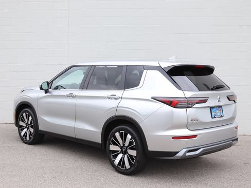 Used 2025 Mitsubishi Outlander SE AWD/4WD image 6