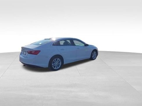 Used 2017 Chevrolet Malibu LT image 8