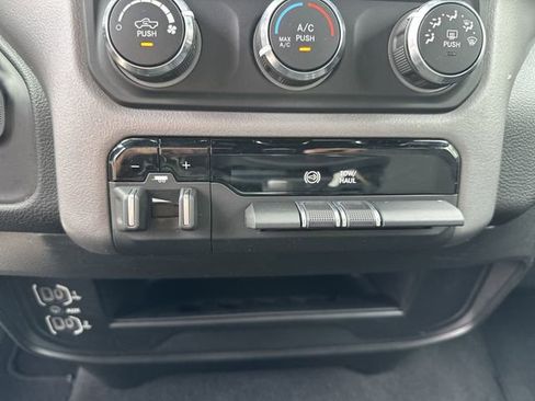 Used 2024 RAM 3500 Big Horn image 31