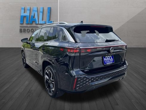Certified 2025 Volkswagen Tiguan SEL R-Line AWD/4WD image 4