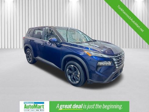 Used 2024 Nissan Rogue SV image 1