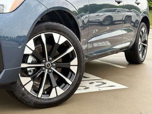 New 2026 Volvo XC60 B5 Plus w/ Protection Package Premier image 10