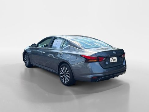 Used 2025 Nissan Altima 2.5 SV FWD image 6