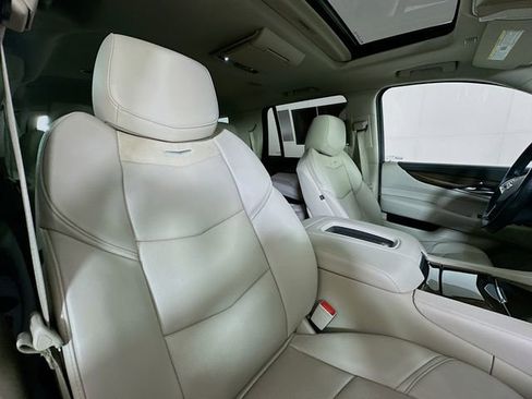 Used 2020 Cadillac Escalade Premium Luxury AWD/4WD image 35