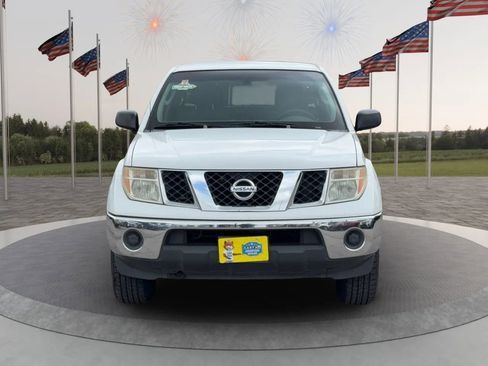 Used 2007 Nissan Frontier SE w/ SE Value Truck Pkg image 2