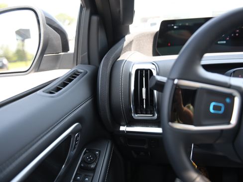 New 2027 Ford Expedition Platinum w/ Stealth Appearance Package RWD image 24