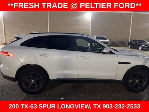 Used 2017 Jaguar F-PACE Premium image 8