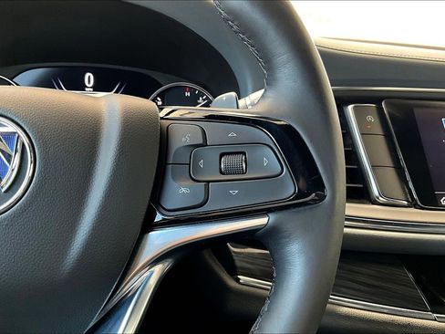 Used 2024 Buick Enclave Premium image 25