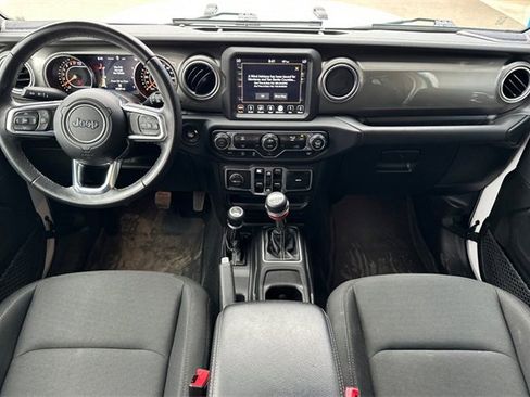 Used 2018 Jeep Wrangler Unlimited Sahara image 16