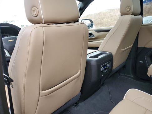 Used 2021 Chevrolet Suburban Premier w/ Premium Package image 32