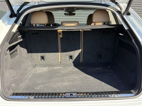 Used 2025 Audi Q8 Prestige image 19